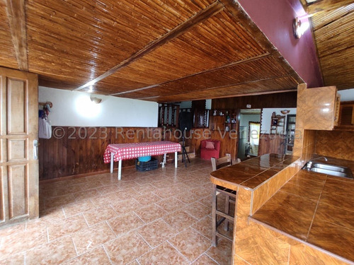 Casa Con Terreno En Venta En La Colonia Tovar. Ljsa 25-13565