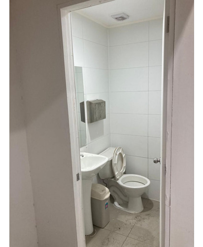 Arriendo Bodega De 1.805 M2 En Parque Industrial Lo Boza.