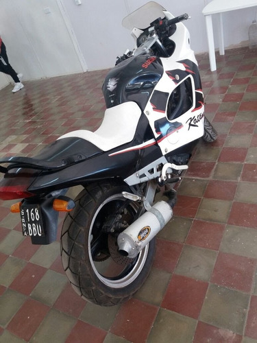 Imagen 11 de 18 de Suzuki Katana