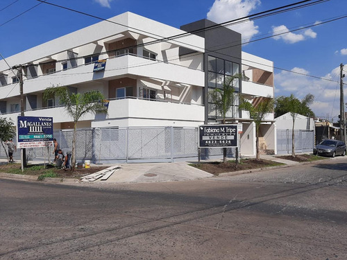 Imagen 2 de 5 de Venta De Departamento - Castelar