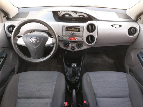 Imagem 8 de 12 de Toyota Etios Xs Sedan 1.5 Flex 16v 4p Manual