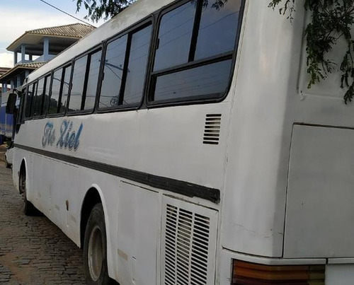 Imagem 3 de 4 de Mercedez 371 R