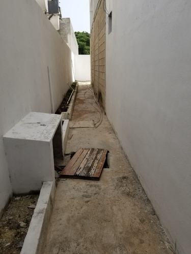 Imagen 10 de 10 de Bodega En Venta Sobre Avenida Ideal Para Atención Al Publico O Como Bodega P3303