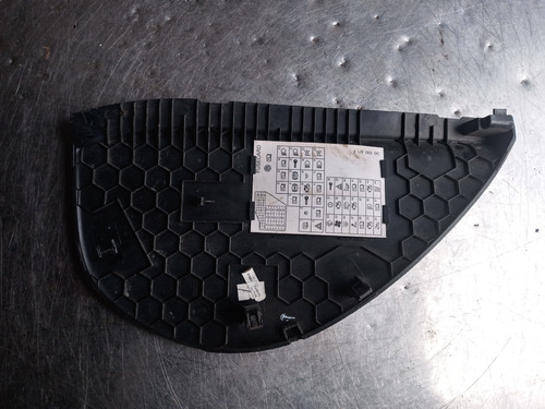 Tapa Fusibles Jetta A5 Clásico 2012 1j1858247ff B#26 (Usado)
