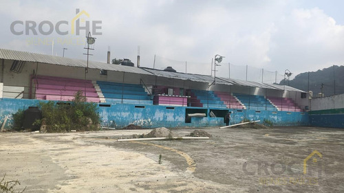 Centro Deportivo En Xalapa Veracruz Zona Luz Del Barrio Con Cancha De Futbol, Gradas Y Gimnasio