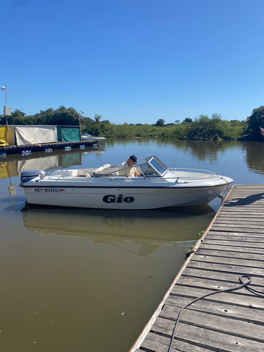 Bermuda Lynx 82' Con Motor Evinrude 90