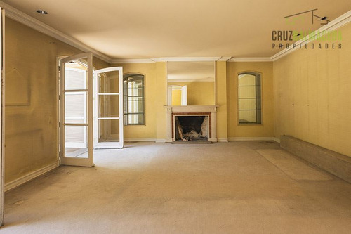 Casa En Venta De 4 Dorm. En Las Condes