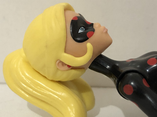 Boneca Antibug Miraculous Lady Bug 2015. Cód 937 (Usado)