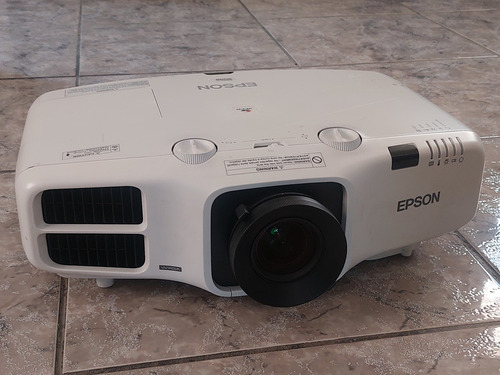 Proyector Epson 5520w 5500lumenes Tiro Normal (usado) Blanco (Usado)