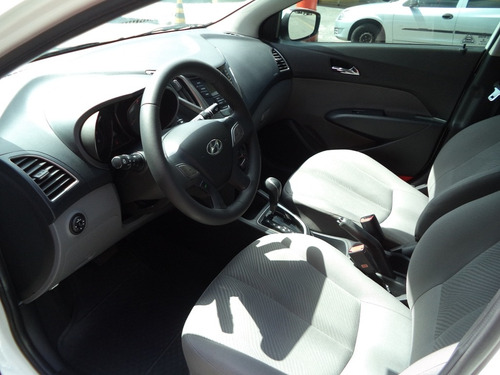 Hyundai Hb20s Confort Style 1.6 Flex 2015