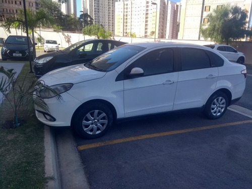 Fiat Grand Siena 2014 1.4 Tetrafuel 4p Tetra-combustible