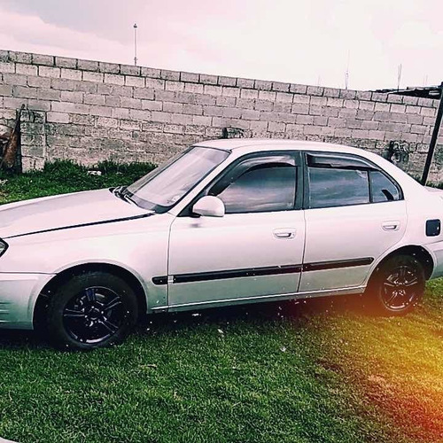 Hyundai Accent Verna Automovil