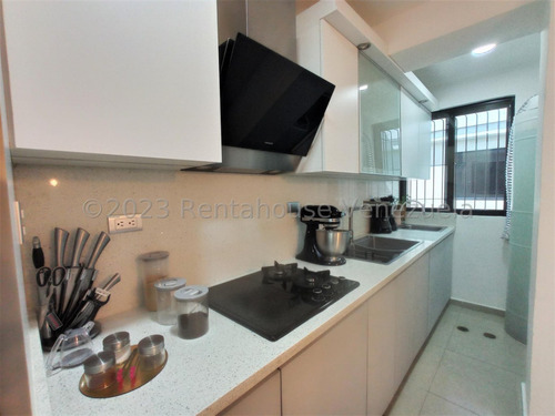 Moderno Apartamento En Venta Concepto Amerciano Remodelado Conjunto Privado Las Carolinas Turmero Vigilancia Pozo Estef 24-3492