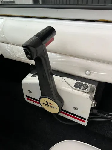 Lancha Campanili Ventura 140 Hp