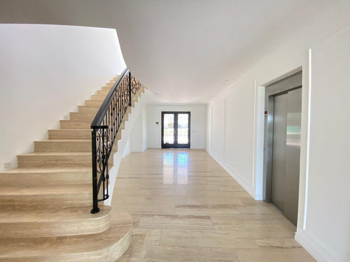 Imagen 4 de 30 de Venta | Casa De Tres Plantas | 6 Dormitorios En Suite | Lote Al Agua | El Golf