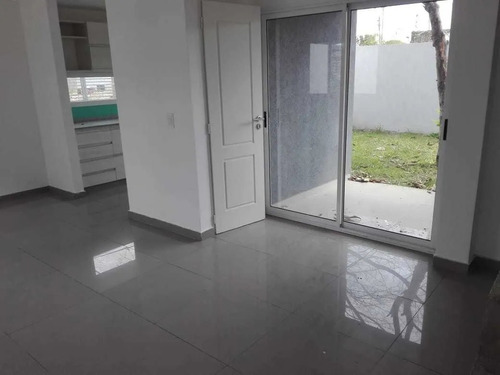 Imagen 4 de 9 de Venta Duplex 3 Ambientes Con Cochera Y Patio Privado Ituzaingó Norte