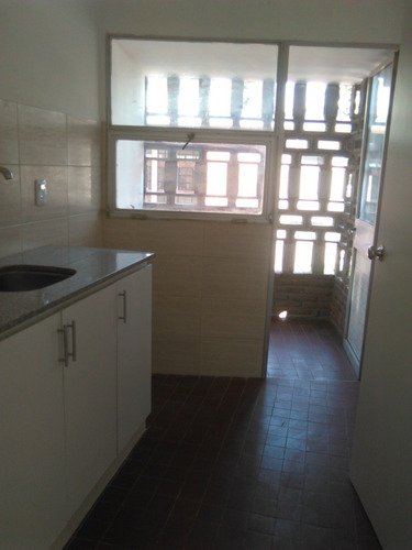 Imagen 6 de 14 de Dueño Vende En Inmejorable Zona, Jaime Cibils Y Av Centenario, 1 Dorm, 2ºpiso U$ 110.000
