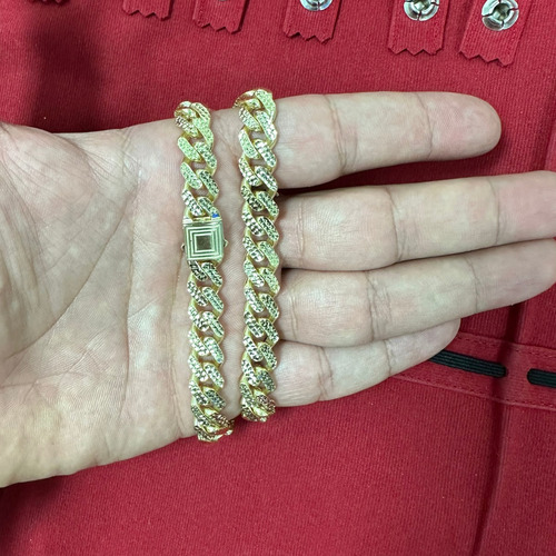 Pulsera Barbada Cubana 14k Kilates Alto Brillo 11mm 21cm Color Amarillo Diámetro 7 cm Largo 21 cm