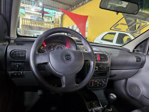 Chevrolet Corsa Sedan 1.0 MPFI MAXX SEDAN 8V