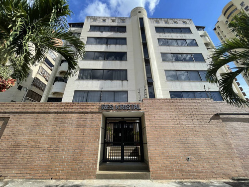 Tibisay Rojas Vende Amplio Apartamento En Residencias Kristal. Urbanización La Trigaleña   Cod. 200059