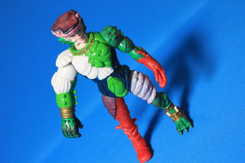 Magnavores Typhus Y Lobster Crab Lote Dos Figuras (Usado)