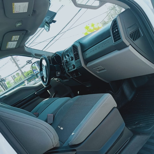 Imagen 9 de 15 de Ford Super Duty F550 2019