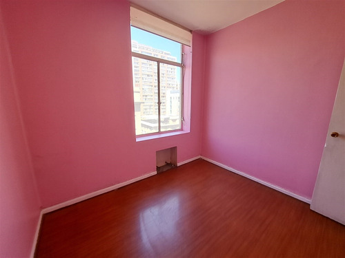 Departamento En Venta De 4 Dorm. En Paseo Bulnes, Santiago