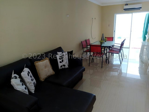 Townhouse En Venta Urb Karol Home Ii, Av Aragua 23-31055 Hc