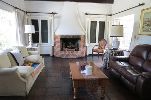Casa En Venta De 4 Dormitorios En San Rafael