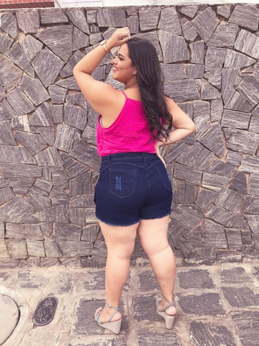 Imagem 2 de 4 de Short Feminino Plus Size Jeans Cintura Alta Lycra E Botões