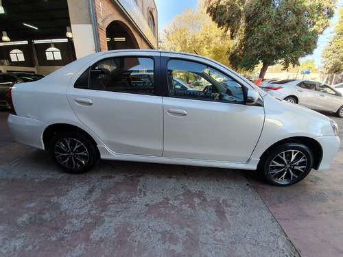Imagen 20 de 20 de Toyota Etios Xls Pack 1.5 0km 2023
