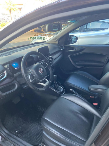 Fiat Cronos 1.8 Precision 16v Flex Aut. 4p