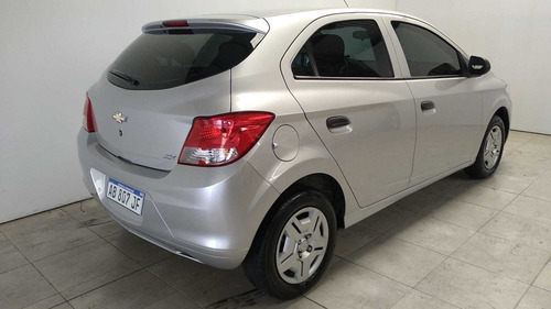 Imagen 4 de 8 de Chevrolet Onix Joy 5p 1.4 N Ls Mt+2017