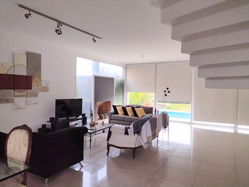 Imagen 10 de 24 de Excelente Casa A La Venta De 5 Ambientes En Barrio Los Sauces. Pilar