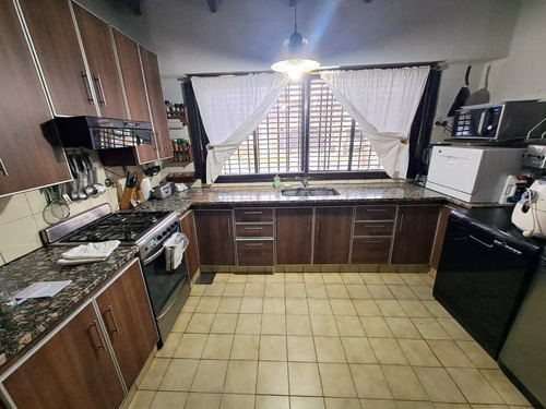 Imagen 5 de 14 de Chalet Ph En Venta En Ituzaingo Norte