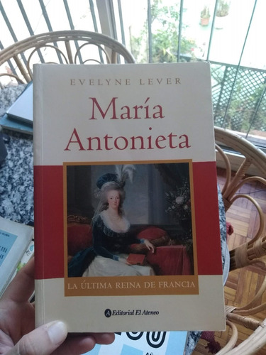 Evelyne Lever Maria Antonieta