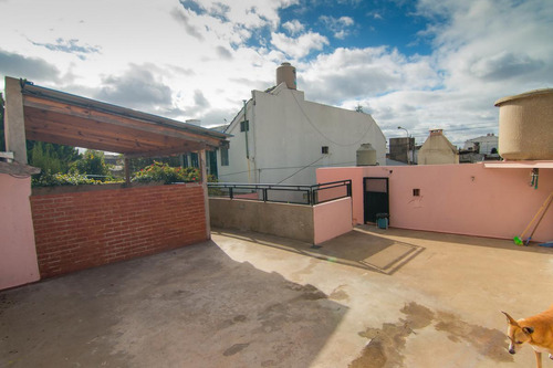 Ph En Venta - 3 Dormitorios 1 Baño - 69mts2 Cubiertos - Lomas Del Mirador