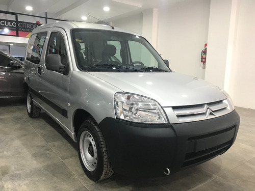 Imagen 15 de 24 de Berlingo Furgon Mixta Nafta 0 Km