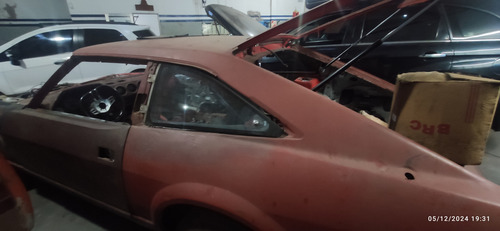 Coupé En Restauración Totalmente Repasada Y Completa.