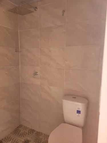Casa Remodelada Tiene Un Cuarto Que Sirve Como Local O Habitación Con Baño Privado