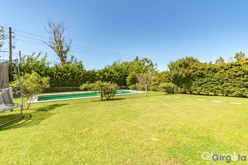 Venta Casa 4 Ambientes En Pilar Con Pileta