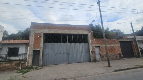 Alquiler Galpón De 282 M² - B° Castañeda