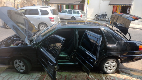 Imagem 8 de 8 de Vw - Santana 1.8 Confortline