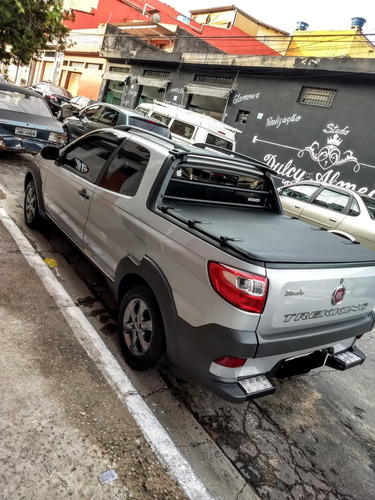 Fiat Strada 1.6 16v Trekking Cab. Dupla Flex 3p