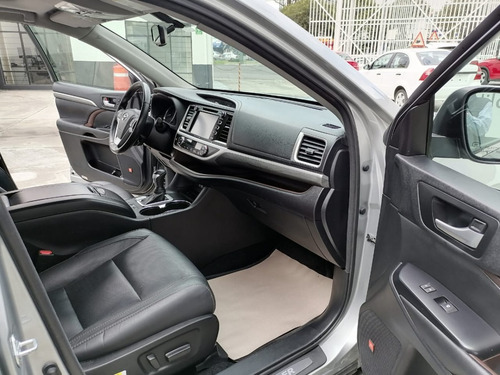 Imagen 12 de 15 de Toyota Highlander Ltd. Blu-ray V6, Trans. Aut. Rin Alum. 19