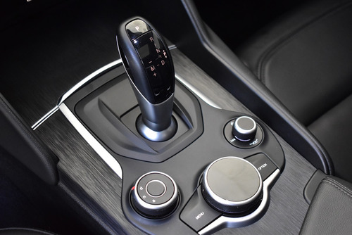 Imagen 15 de 25 de Alfa Romeo Giulia 2.0 200cv 200 Distinctive