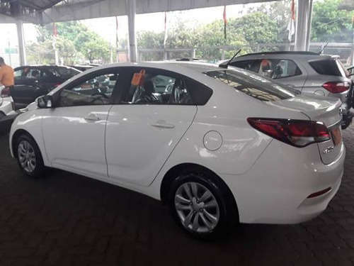 Imagem 6 de 9 de Hyundai Hb20s 1.6 Comfort Plus 16v Flex 4p Manual