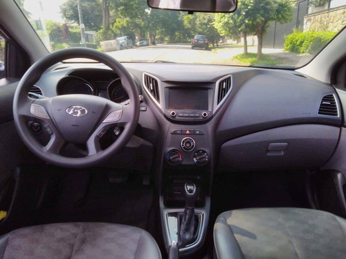 Imagem 7 de 8 de Hyundai Hb20 1.6 Comfort Plus 16v Flex 4p Automático
