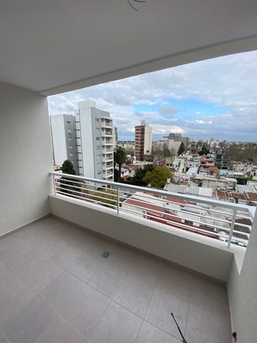 Imagen 13 de 13 de En Venta En Excelente Ubicacion Semipisos 2 Amb En Edif C/ Balcon Y Coch. Opcionales En Lanus O (019)