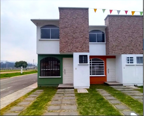 Casa En Venta Santiago Tianguistenco De Galeana, Estado De México.